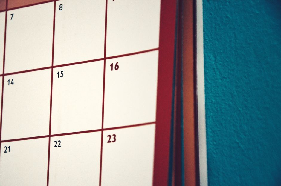 Calendário com data marcada para planejamento de festa